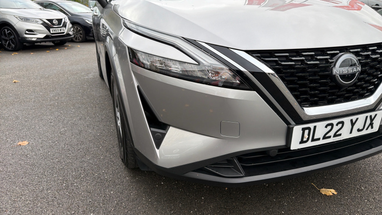 Nissan Qashqai 1.3 DiG-T MH Acenta Premium 5dr Petrol Hatchback